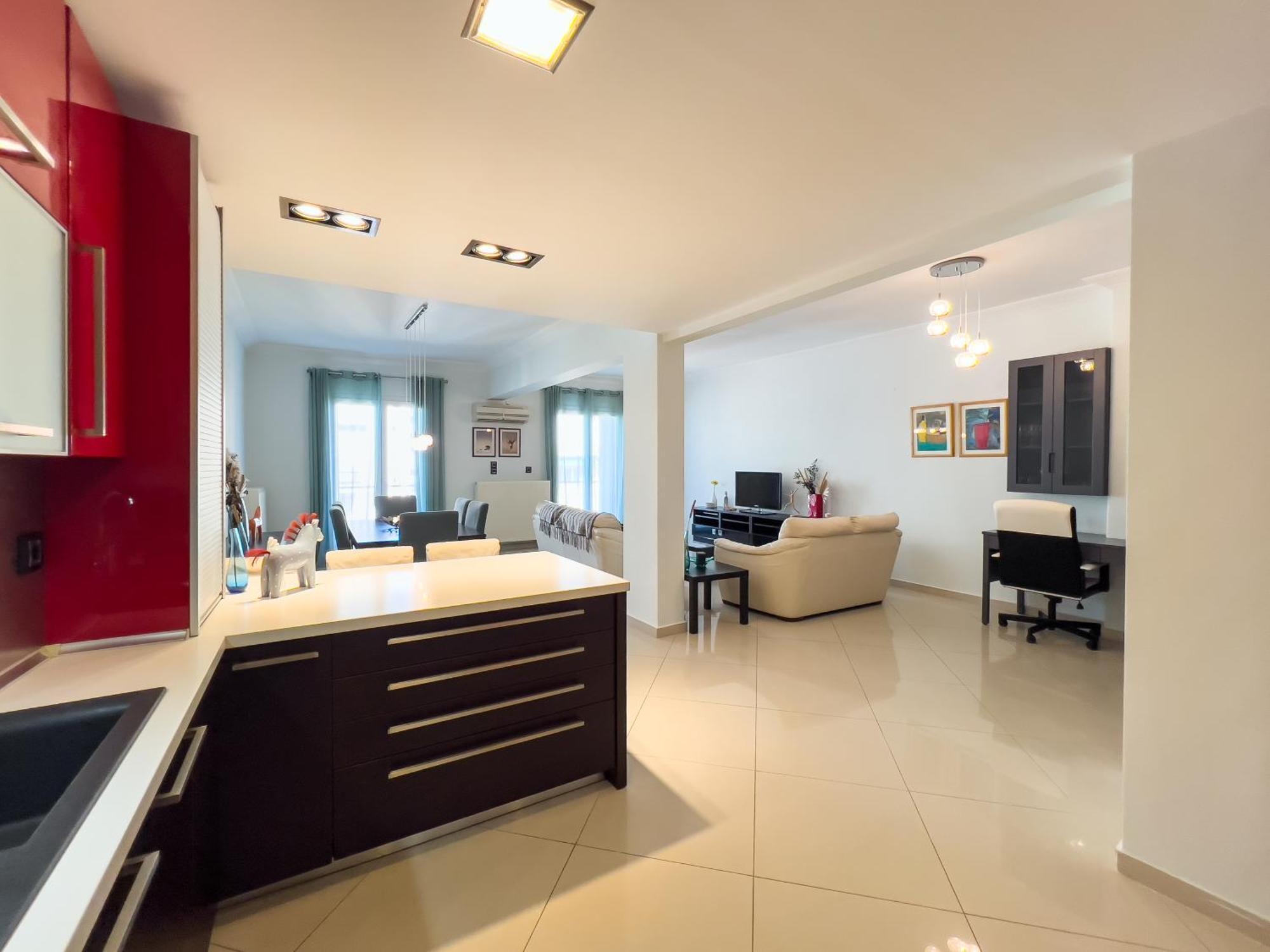 Apartment Homevision - Red - Prime Location *