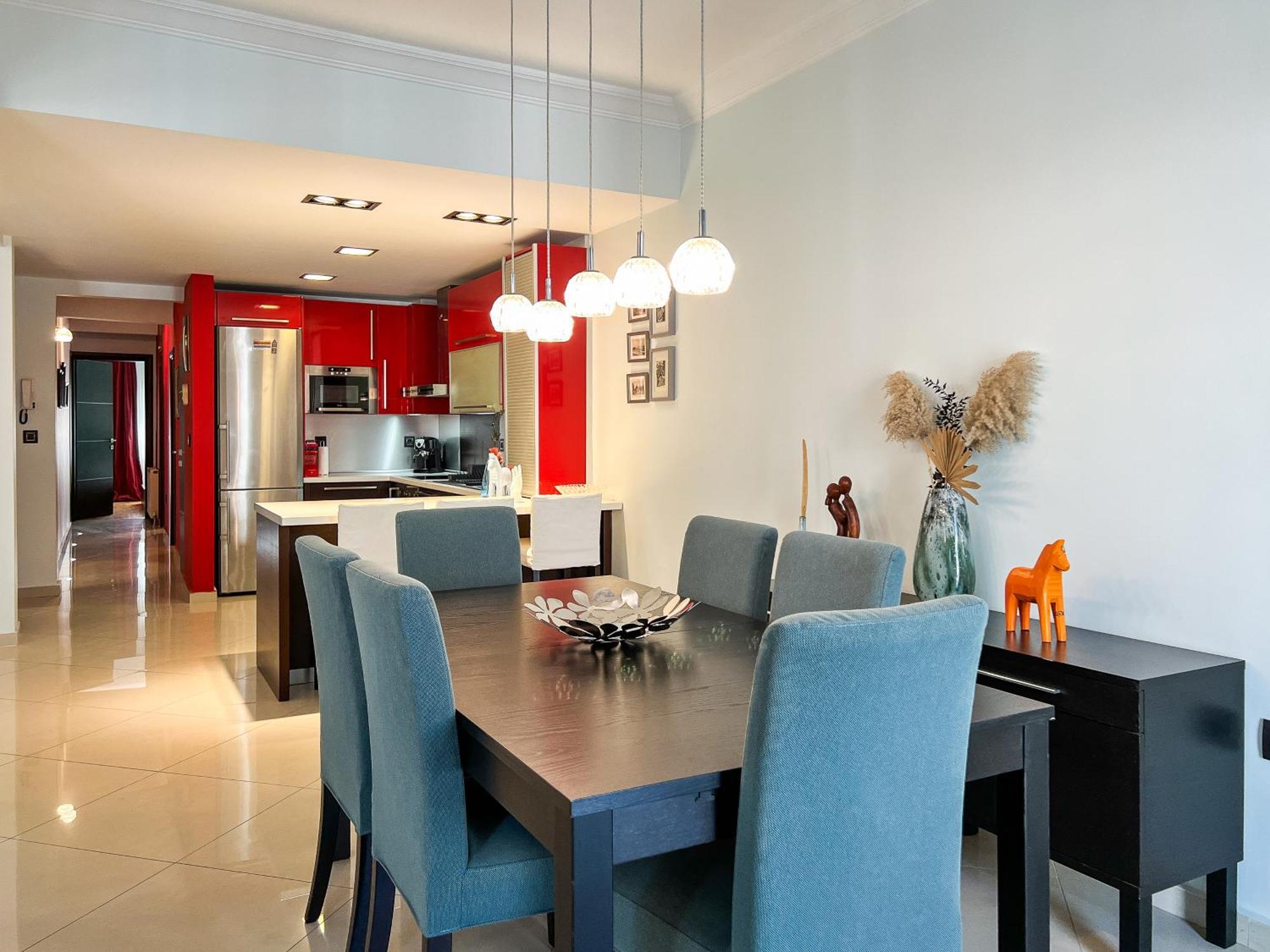 Homevision - Red - Prime Location Apartment Thessaloniki