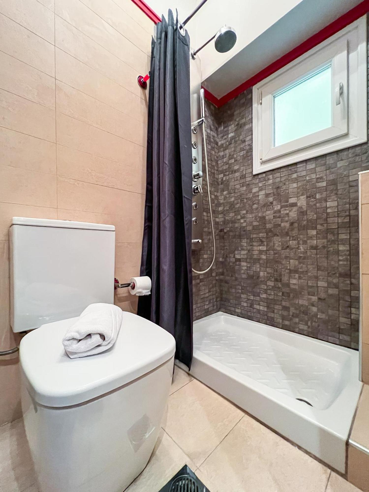 Homevision - Red - Prime Location * Thessaloniki