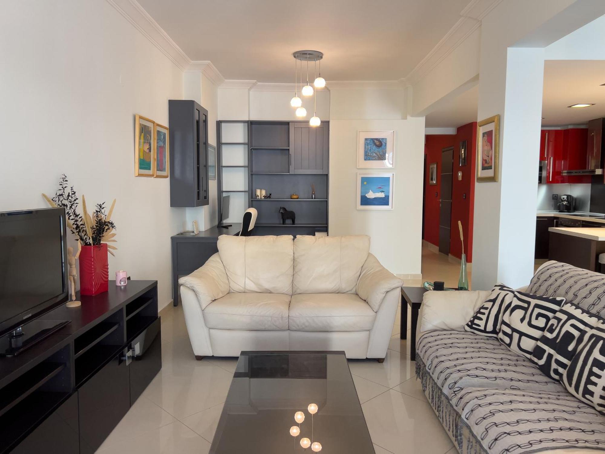 Homevision - Red - Prime Location Apartment Thessaloniki