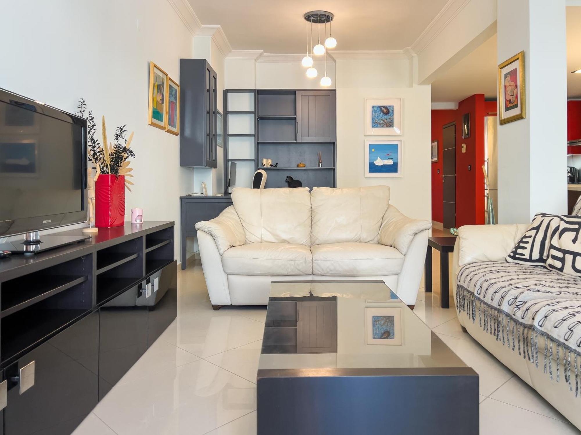 Homevision - Red - Prime Location Apartment