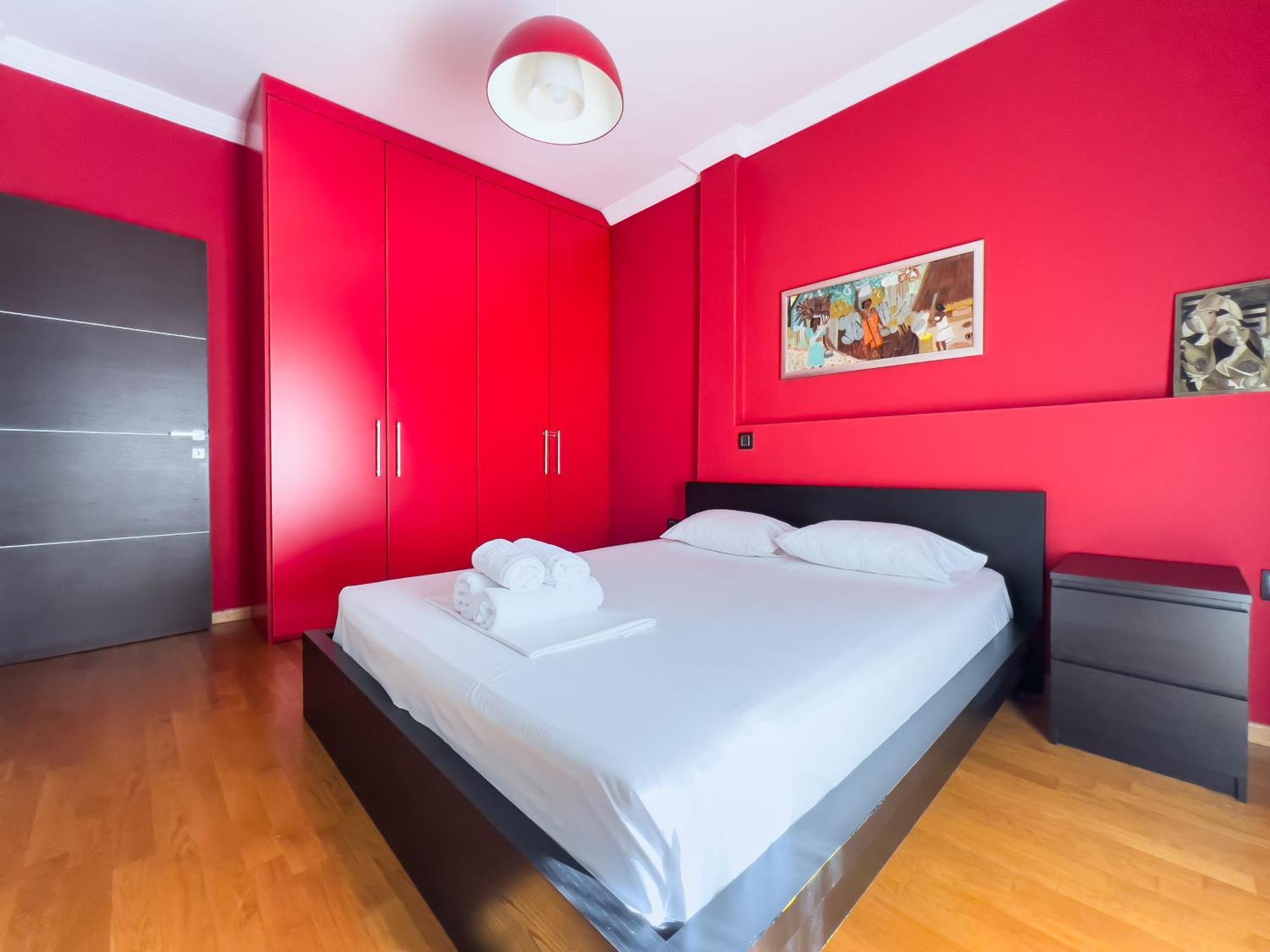 Apartment Homevision - Red - Prime Location